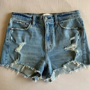 ABERCROMBIE & FITCH High Rise Mom Shorts